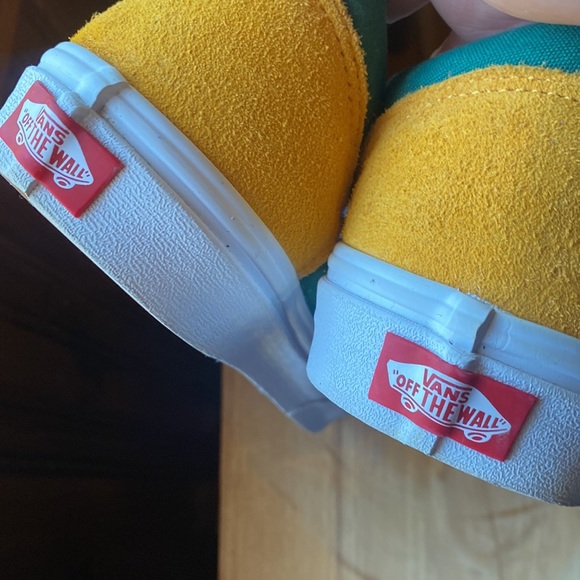 VANS - Picture 3 of 5